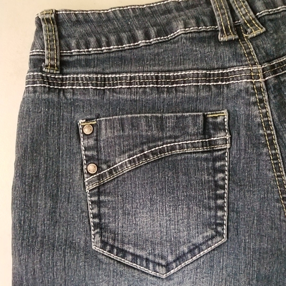 V. S. H. Jean Shorts - Picture 10 of 13